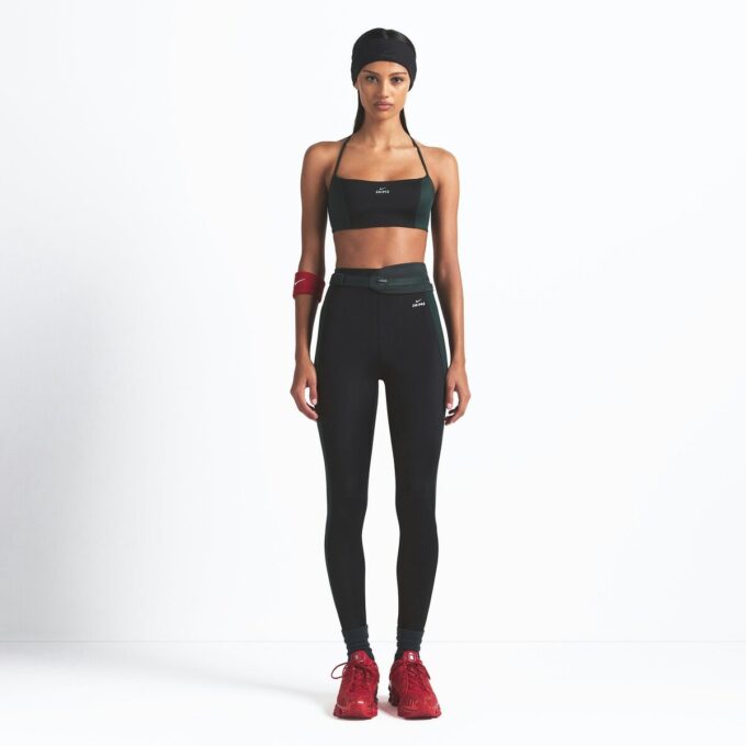 NikeSKIMS SHINE Leggings mit Kordelzug und Steg, 26 Zoll NikeSKIMS SHINE Leggings mit Kordelzug und Steg, 26 Zoll