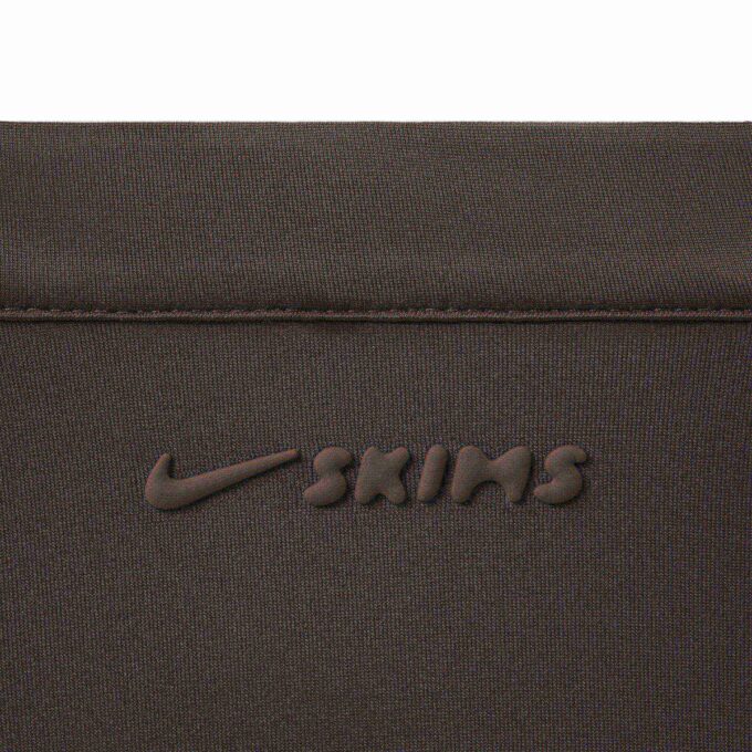 NikeSKIMS SHINE BONTED WAIST 5″ BIKERSHORT NikeSKIMS SHINE BONTED WAIST 5″ BIKERSHORT