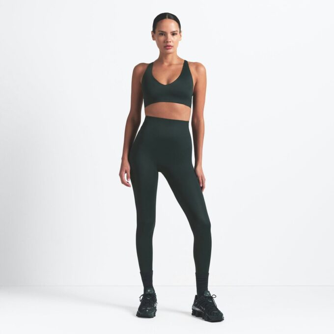 NikeSKIMS SHINE V-Ausschnitt-BH