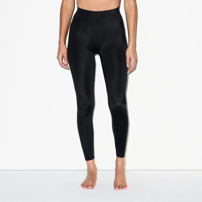 NikeSKIMS SHINE V-LINE 26″ Leggings NikeSKIMS SHINE V-LINE 26″ Leggings