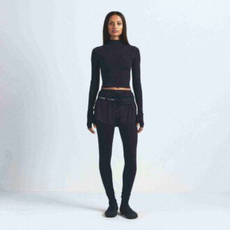 NikeSKIMS VINTAGE NAHTLOSES MOCK NECK CROP TOP