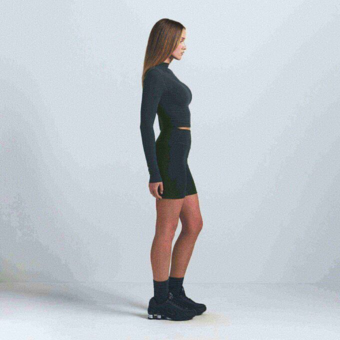 NikeSKIMS VINTAGE NAHTLOSES MOCK NECK CROP TOP NikeSKIMS VINTAGE NAHTLOSES MOCK NECK CROP TOP