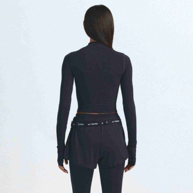 NikeSKIMS VINTAGE NAHTLOSES MOCK NECK CROP TOP NikeSKIMS VINTAGE NAHTLOSES MOCK NECK CROP TOP