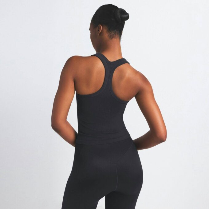NikeSKIMS VINTAGE NAHTLOSES RACERBACK-TANK NikeSKIMS VINTAGE NAHTLOSES RACERBACK-TANK