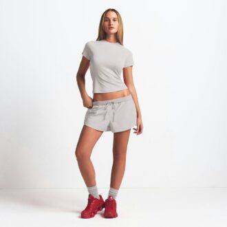 NikeSKIMS WOVEN NYLON 2.5″ RUNNER SHORT NikeSKIMS WOVEN NYLON 2.5″ RUNNER SHORT