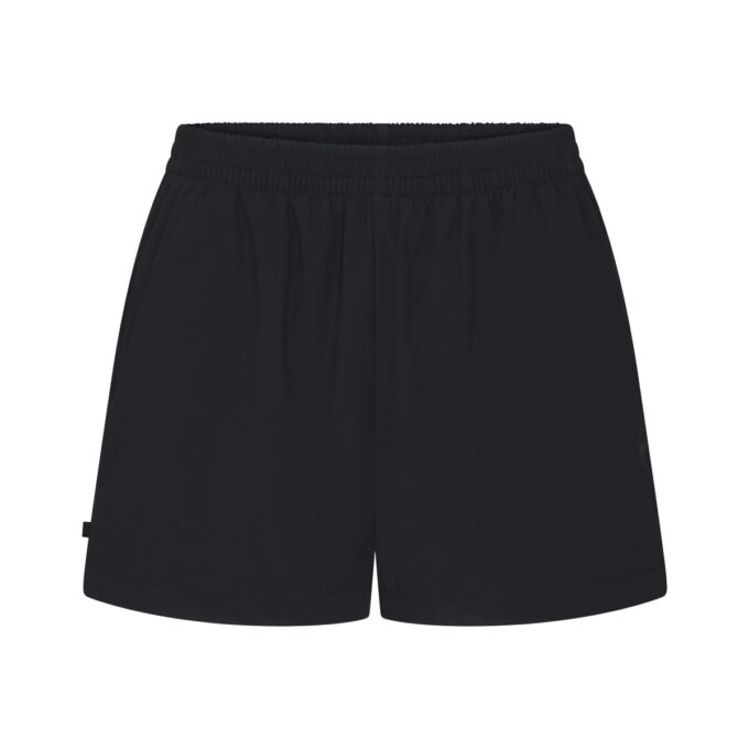 NikeSKIMS WOVEN NYLON 5″ TRACKSHORT NikeSKIMS WOVEN NYLON 5″ TRACKSHORT