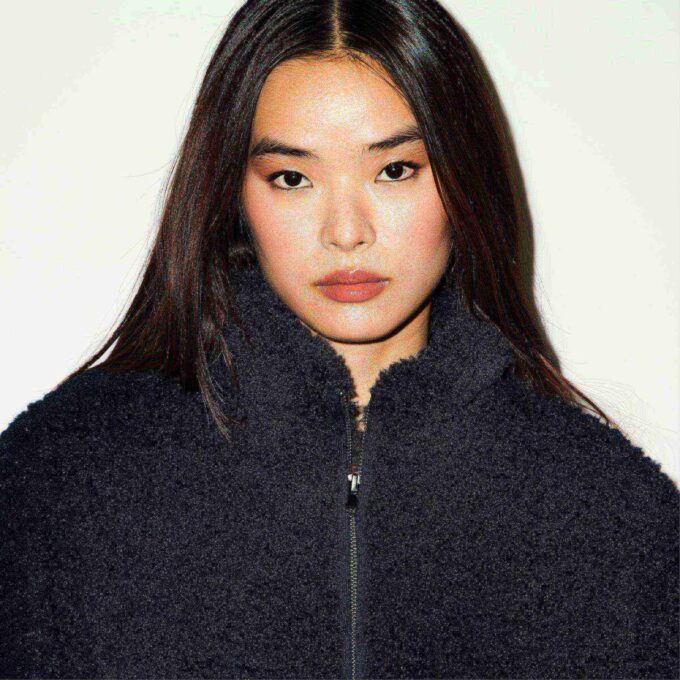 Oversize-Jacke aus Kunstpelz mit Stehkragen Oversize-Jacke aus Kunstpelz mit Stehkragen