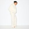 Oversize-Jacke aus Kunstpelz mit Stehkragen Oversize-Jacke aus Kunstpelz mit Stehkragen
