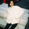 Oversize-Jacke aus Kunstpelz mit Stehkragen Oversize-Jacke aus Kunstpelz mit Stehkragen