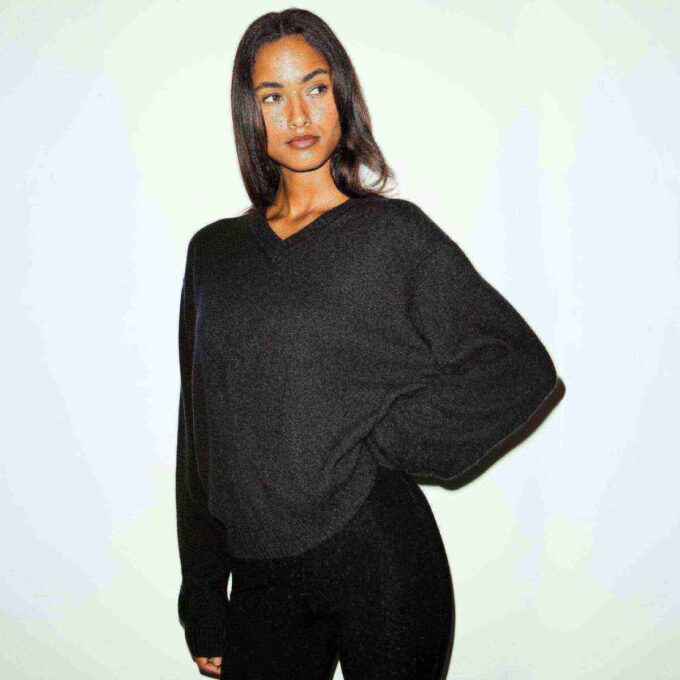 Oversize-Pullover aus Wolle und Kaschmir mit V-Ausschnitt