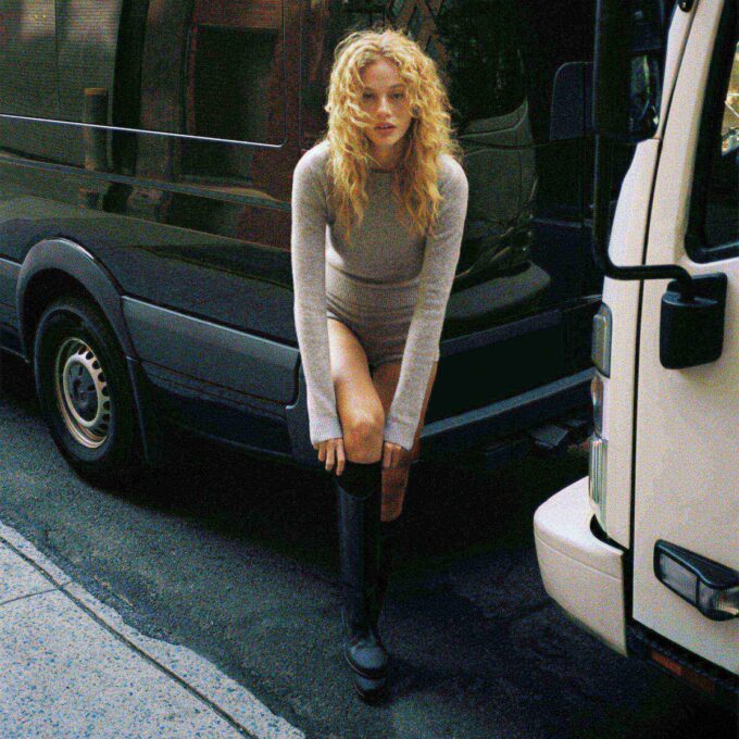 Pullover aus Wolle und Kaschmir mit Rundhalsausschnitt Pullover aus Wolle und Kaschmir mit Rundhalsausschnitt