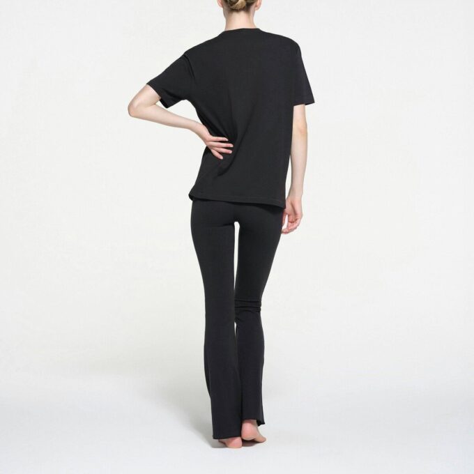 RELAXED TEES ÜBERGRÖSSTES LANGES T-SHIRT RELAXED TEES ÜBERGRÖSSTES LANGES T-SHIRT