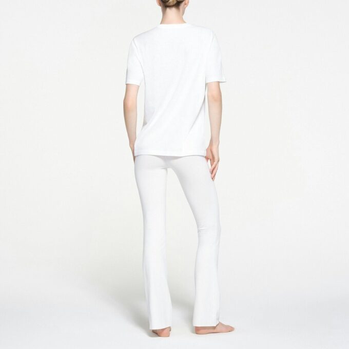 RELAXED TEES ÜBERGRÖSSTES LANGES T-SHIRT RELAXED TEES ÜBERGRÖSSTES LANGES T-SHIRT
