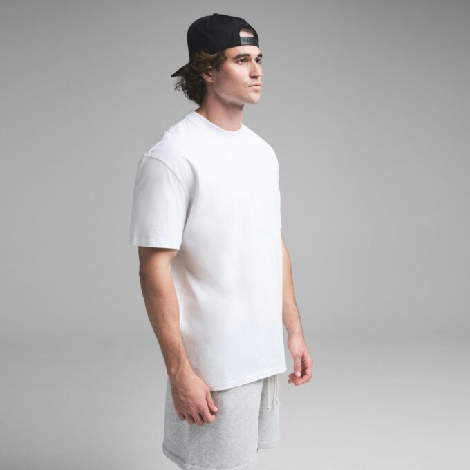 SCHWERES BAUMWOLL-HERREN-T-SHIRT MIT RELAXED-SCHNITTEN SCHWERES BAUMWOLL-HERREN-T-SHIRT MIT RELAXED-SCHNITTEN