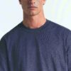 SCHWERES BAUMWOLL-HERREN-T-SHIRT MIT RELAXED-SCHNITTEN SCHWERES BAUMWOLL-HERREN-T-SHIRT MIT RELAXED-SCHNITTEN