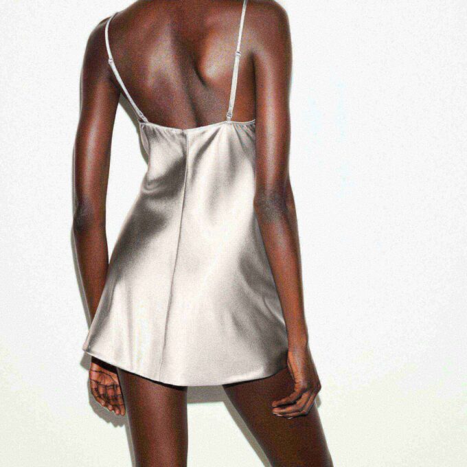 SCHWERES SATIN-CAMI-MINIKLEID SCHWERES SATIN-CAMI-MINIKLEID