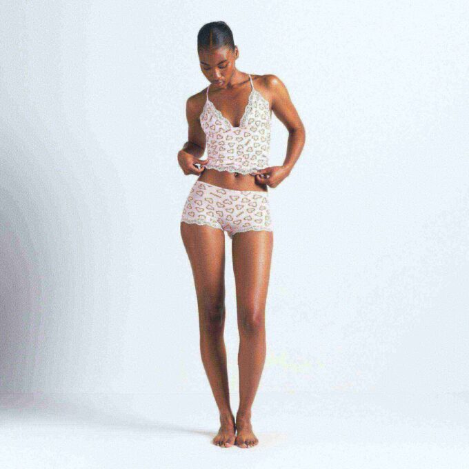 Set aus Spitzen-Dreieck-Top und Shorts – für jede Figur geeignet Set aus Spitzen-Dreieck-Top und Shorts – für jede Figur geeignet