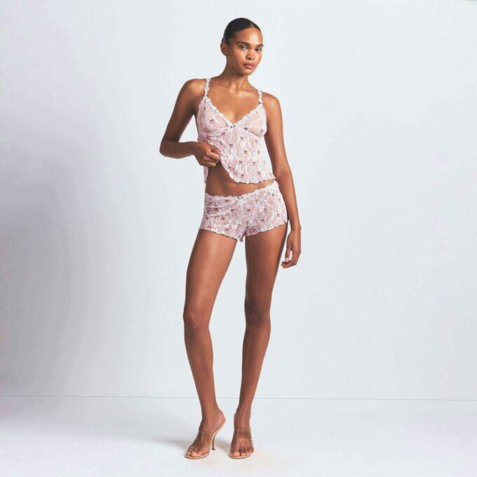 Set aus Stretch-Spitzen-Dreiecks-Cami und Shorts