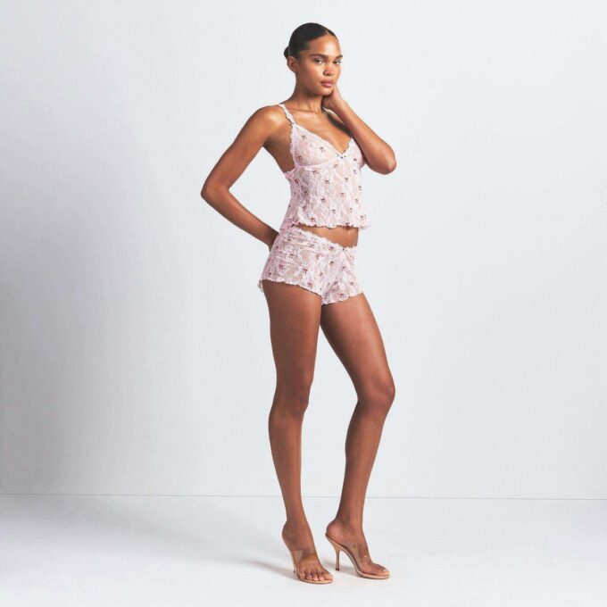 Set aus Stretch-Spitzen-Dreiecks-Cami und Shorts