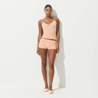 Set aus transparentem Rippspitzen-Top und Shorts