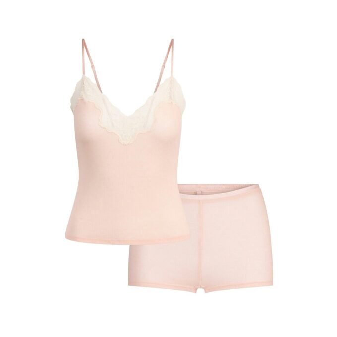 Set aus transparentem Rippspitzen-Top und Shorts Set aus transparentem Rippspitzen-Top und Shorts
