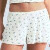 Set aus weichem Lounge-Spitzen-Cami und Shorts Set aus weichem Lounge-Spitzen-Cami und Shorts