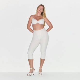 shapewear capri aus baumwolle 1 2 330x330 - Shapewear-Capri aus Baumwolle