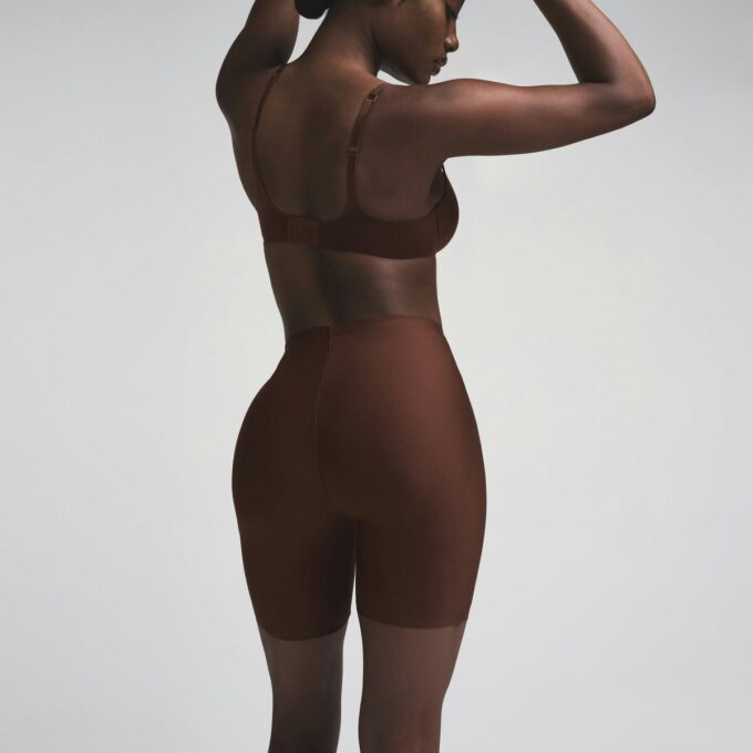 SKIMS BODY BACKENFORMENDE GEPOLSTERTE SHOTTE SKIMS BODY BACKENFORMENDE GEPOLSTERTE SHOTTE