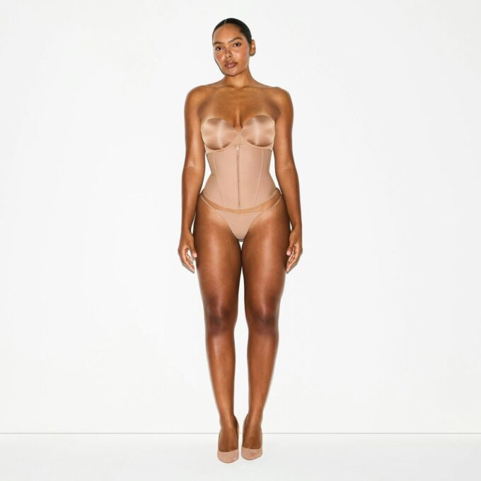 SKIMS BODY CORE SCULPT TAILLE CINCHER SKIMS BODY CORE SCULPT TAILLE CINCHER