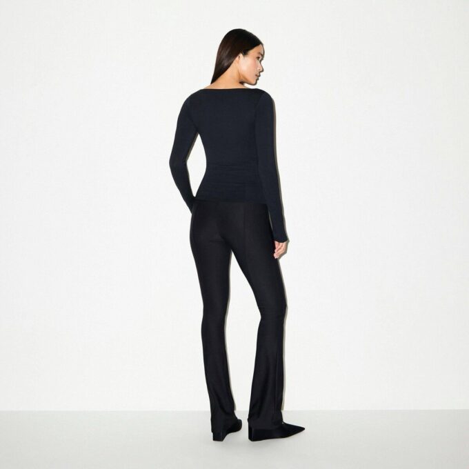 SKIMS BODY HOCHGESCHNITTENE AUSGESTELLTE HOSE