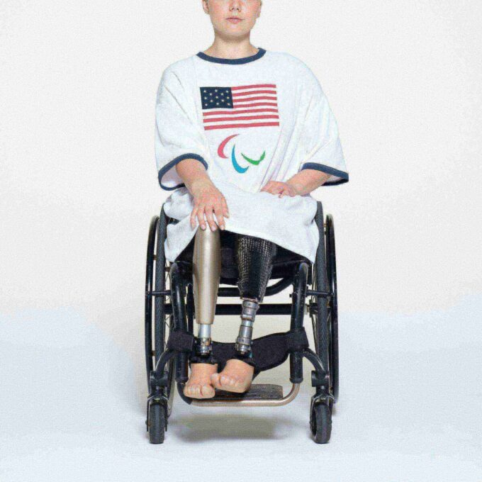SKIMS FÜR TEAM USA BAUMWOLL-RIPPEN-PARALYMPIA-T-SHIRT-MINIKLEID SKIMS FÜR TEAM USA BAUMWOLL-RIPPEN-PARALYMPIA-T-SHIRT-MINIKLEID