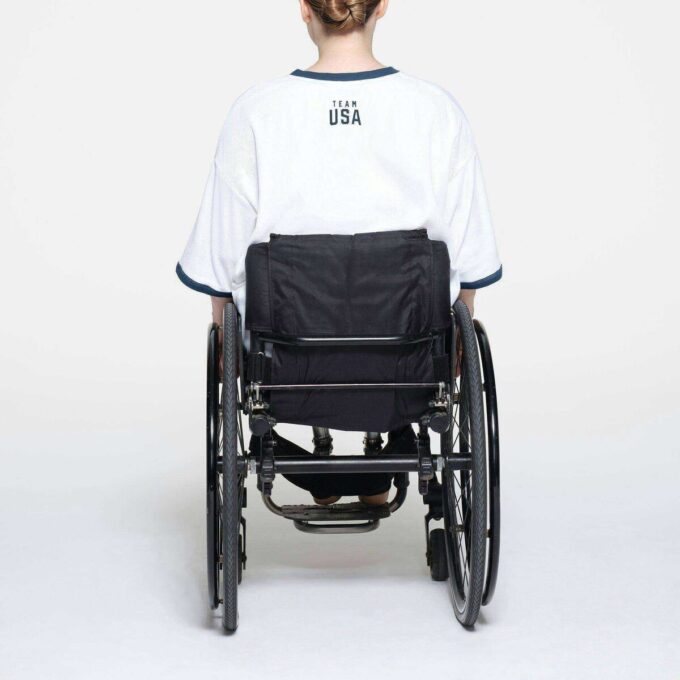 SKIMS FÜR TEAM USA BAUMWOLL-RIPPEN-PARALYMPIA-T-SHIRT-MINIKLEID SKIMS FÜR TEAM USA BAUMWOLL-RIPPEN-PARALYMPIA-T-SHIRT-MINIKLEID