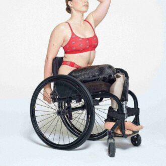 SKIMS FÜR TEAM USA PASST JEDEM ADAPTIVES PARALYMPIC SCOOP BRALETTE