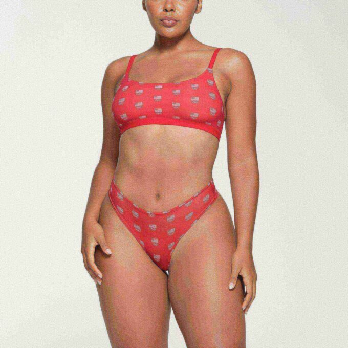 SKIMS FÜR TEAM USA PASST JEDER OLYMPIC SCOOP BRALETTE SKIMS FÜR TEAM USA PASST JEDER OLYMPIC SCOOP BRALETTE