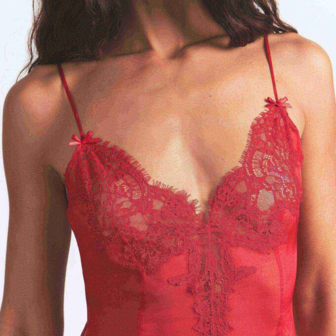 SKIMS ROMANCE LACE TEDDY SKIMS ROMANCE LACE TEDDY