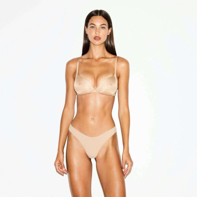 SKIMS ULTIMATE NIPPLE WIRELESS PUSH-UP BH SKIMS ULTIMATE NIPPLE WIRELESS PUSH-UP BH