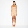 SKIMS ULTIMATIVER BODYSUIT FÜR PO UND HÜFTE MITTE DES OBERSCHENKELS SKIMS ULTIMATIVER BODYSUIT FÜR PO UND HÜFTE MITTE DES OBERSCHENKELS