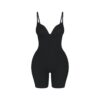 SKIMS ULTIMATIVER BODYSUIT FÜR PO UND HÜFTE MITTE DES OBERSCHENKELS SKIMS ULTIMATIVER BODYSUIT FÜR PO UND HÜFTE MITTE DES OBERSCHENKELS