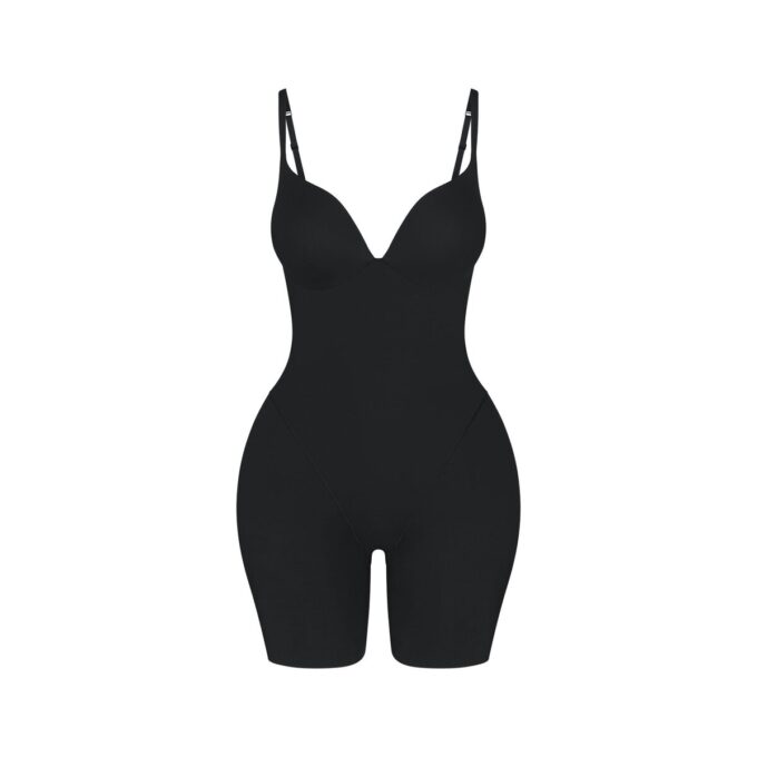 SKIMS ULTIMATIVER BODYSUIT FÜR PO UND HÜFTE MITTE DES OBERSCHENKELS SKIMS ULTIMATIVER BODYSUIT FÜR PO UND HÜFTE MITTE DES OBERSCHENKELS