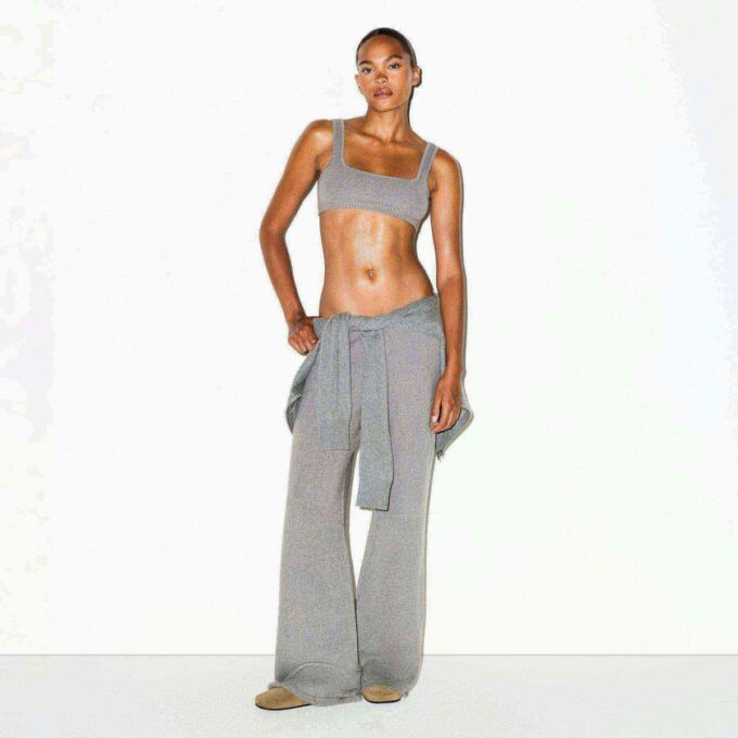 STRICK-BRALETTE MIT STRICKVERKLEIDUNG STRICK-BRALETTE MIT STRICKVERKLEIDUNG