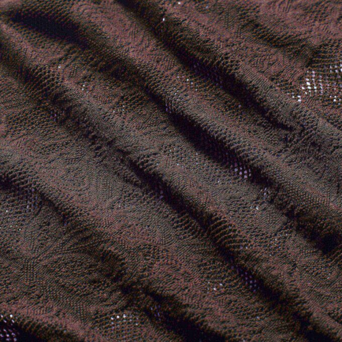 LANGES STRICKKLEID MIT STOCKAUSSCHNITT UND SPITZE LANGES STRICKKLEID MIT STOCKAUSSCHNITT UND SPITZE