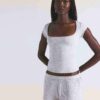 T-SHIRT AUS BAUMWOLLJERSEY MIT RUNDENAUSSCHNITT T-SHIRT AUS BAUMWOLLJERSEY MIT RUNDENAUSSCHNITT