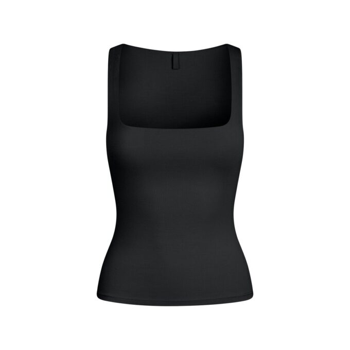 Tanktop mit glatten Lagen und eckigem Halsausschnitt Tanktop mit glatten Lagen und eckigem Halsausschnitt