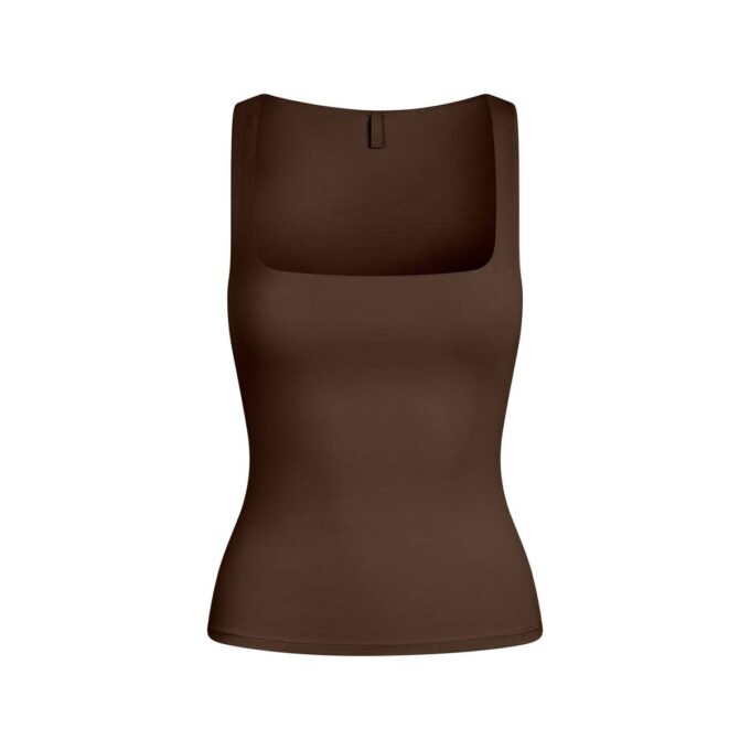 Tanktop mit glatten Lagen und eckigem Halsausschnitt Tanktop mit glatten Lagen und eckigem Halsausschnitt