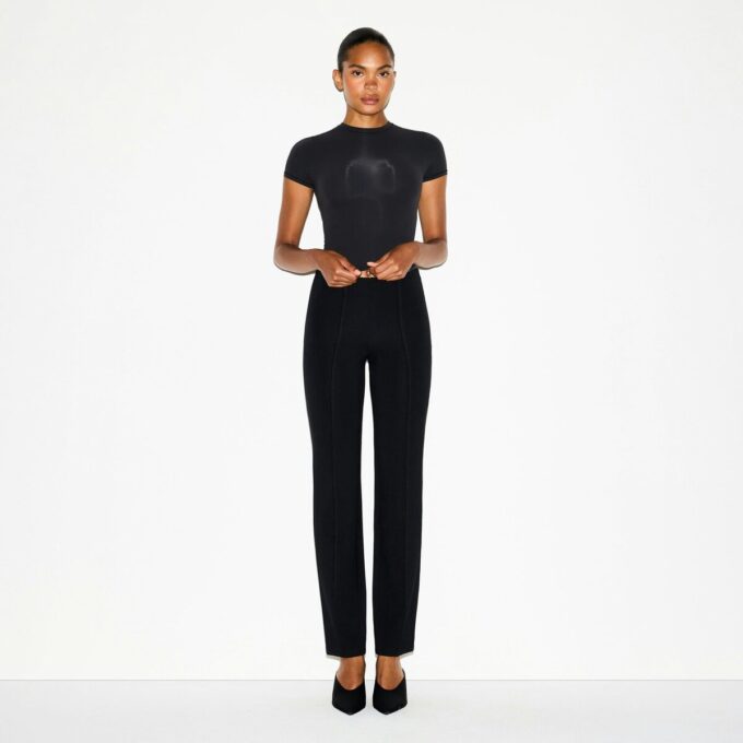 THE ESSENTIAL COLLECTION HOCHGESCHNITTENE PINTUCK-HOSE MIT GERADEM LEBEN THE ESSENTIAL COLLECTION HOCHGESCHNITTENE PINTUCK-HOSE MIT GERADEM LEBEN