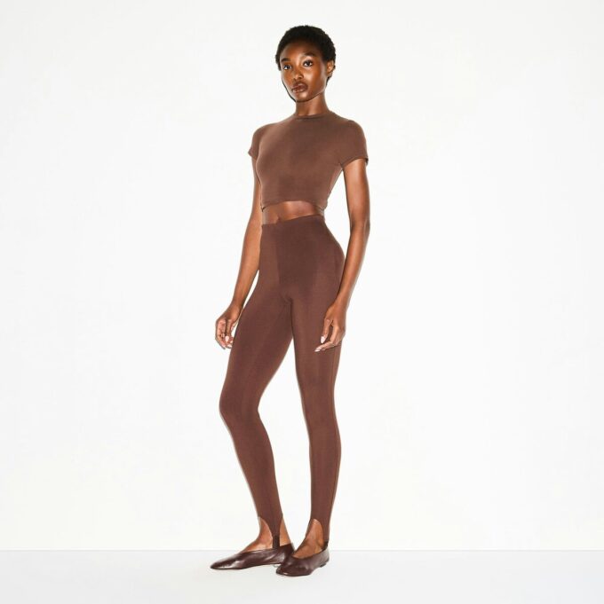 THE ESSENTIAL COLLECTION HOCHGESCHNITTENE STEPPLEGGINGS THE ESSENTIAL COLLECTION HOCHGESCHNITTENE STEPPLEGGINGS