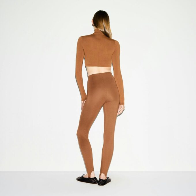 THE ESSENTIAL COLLECTION HOCHGESCHNITTENE STEPPLEGGINGS THE ESSENTIAL COLLECTION HOCHGESCHNITTENE STEPPLEGGINGS