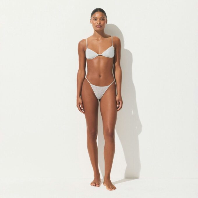 Transparenter, knapper Dreiecks-Bralette mit Rippen