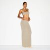 Transparenter, langer Modal-Rock Transparenter, langer Modal-Rock
