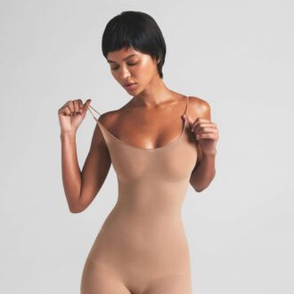 Transparenter, nahtloser Catsuit